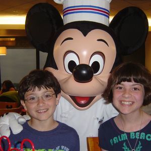 Meet your Posher, Leslie